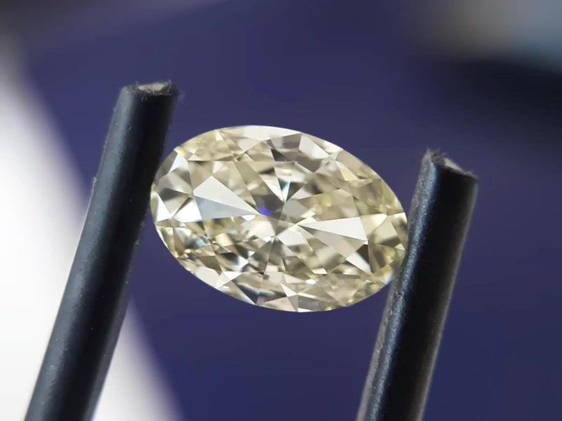 Diamond Natural 0.7Ct M-VVS2 Oval - IGI487182177