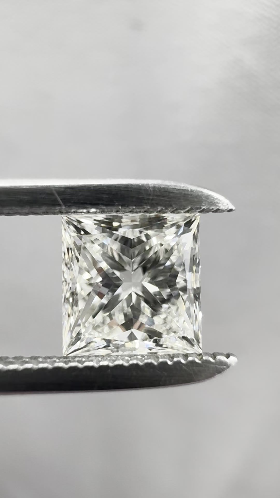Diamond Natural 0,87Ct K-VS2 Princess - GIA2231602822