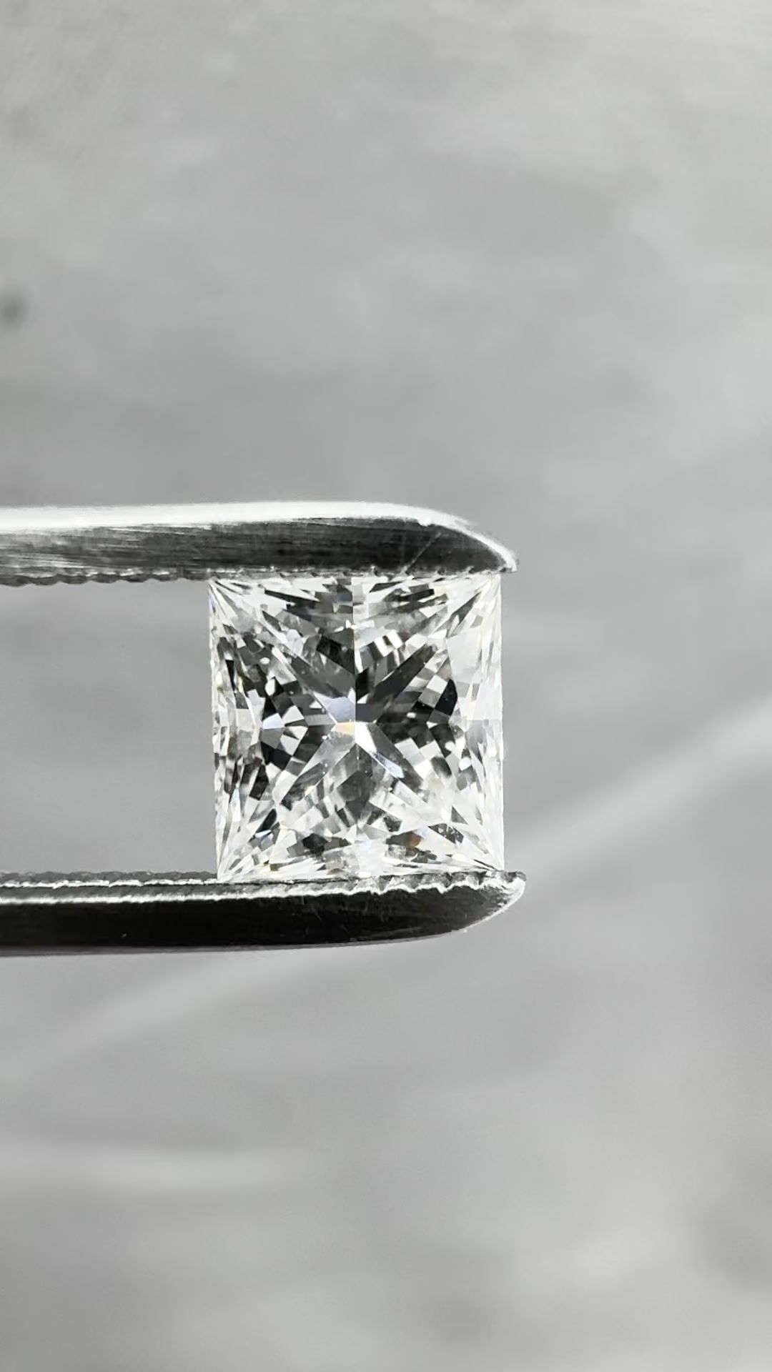 Diamond Natural 0,68Ct G-VVS2 Princess - GIA2235581615
