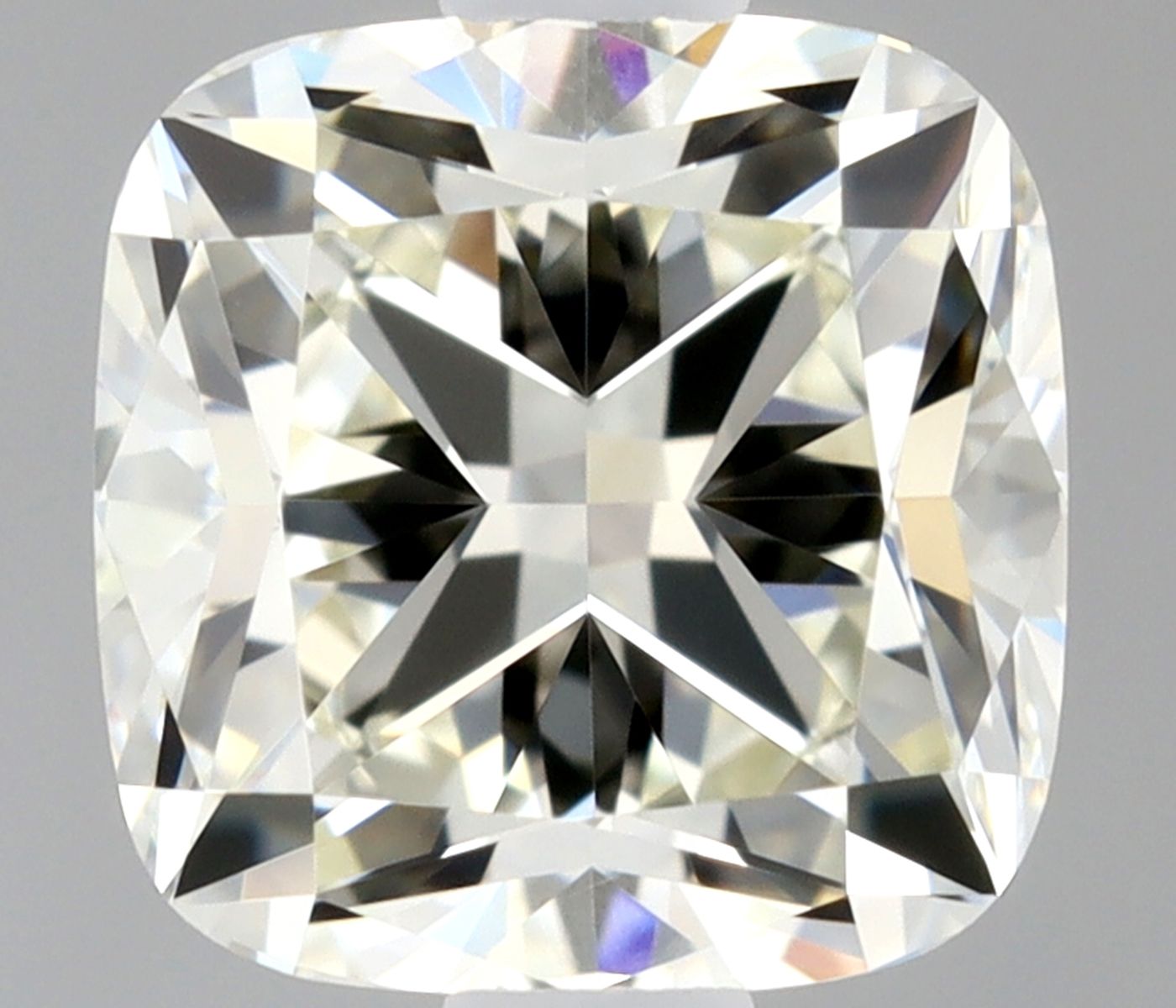 Diamond Natural 0,74Ct J-IF Cushion - IGI741548924