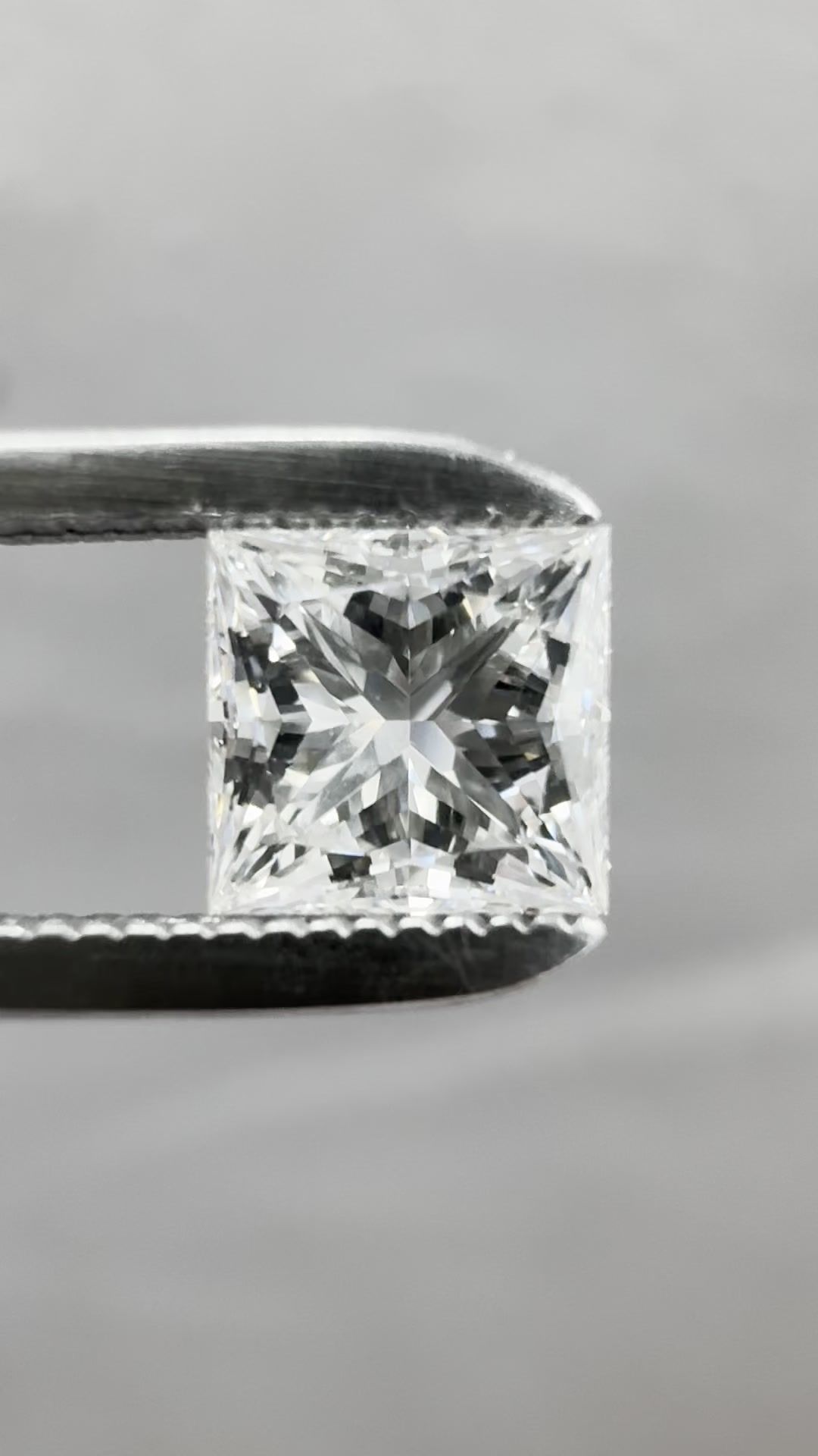 Diamond Natural 0,56Ct E-VVS2 Princess - GIA5232779395