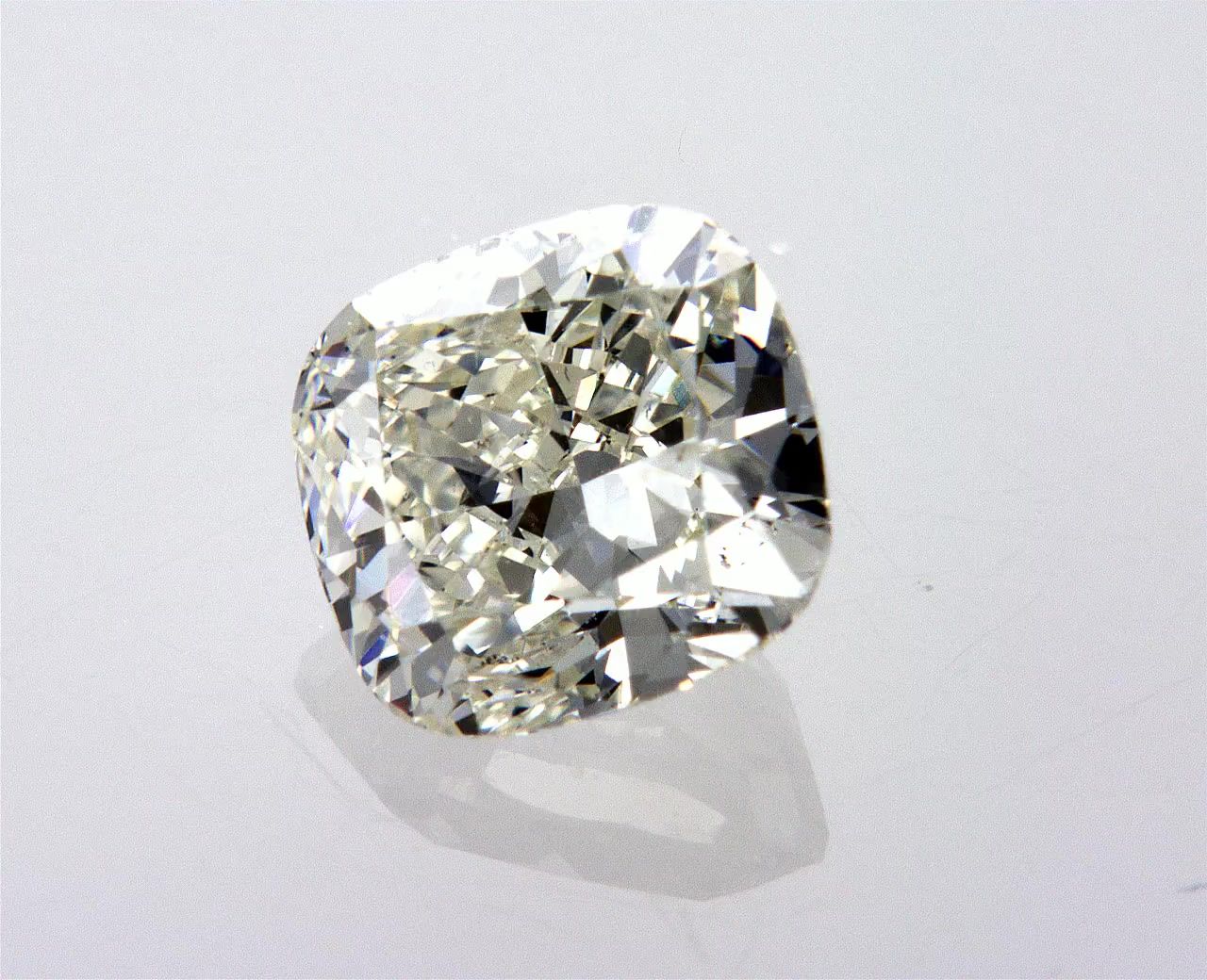 Diamond Natural 0,69Ct J-SI2 Cushion - HRD200000136112