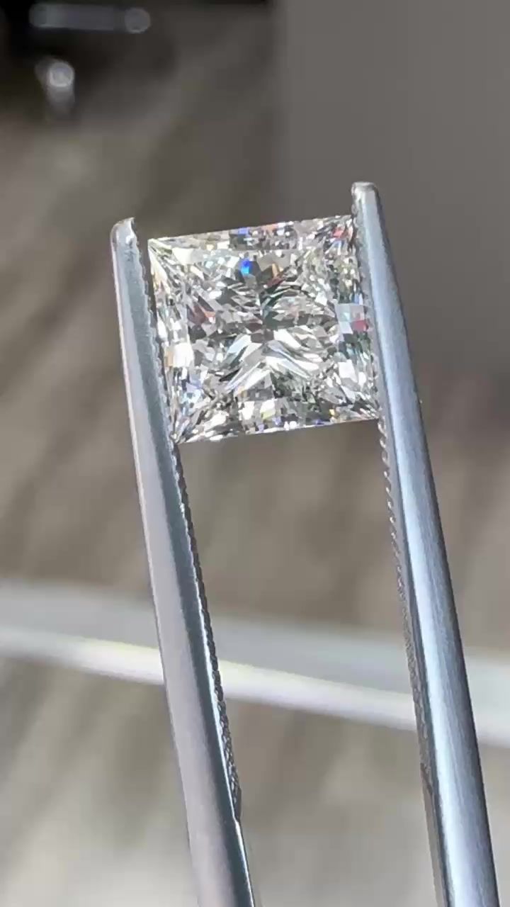 Diamond Natural 1,85Ct J-VS1 Princess - GIA2235642635