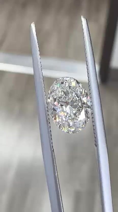 Diamond Natural 1,8Ct H-SI2 Oval - GIA1539235312