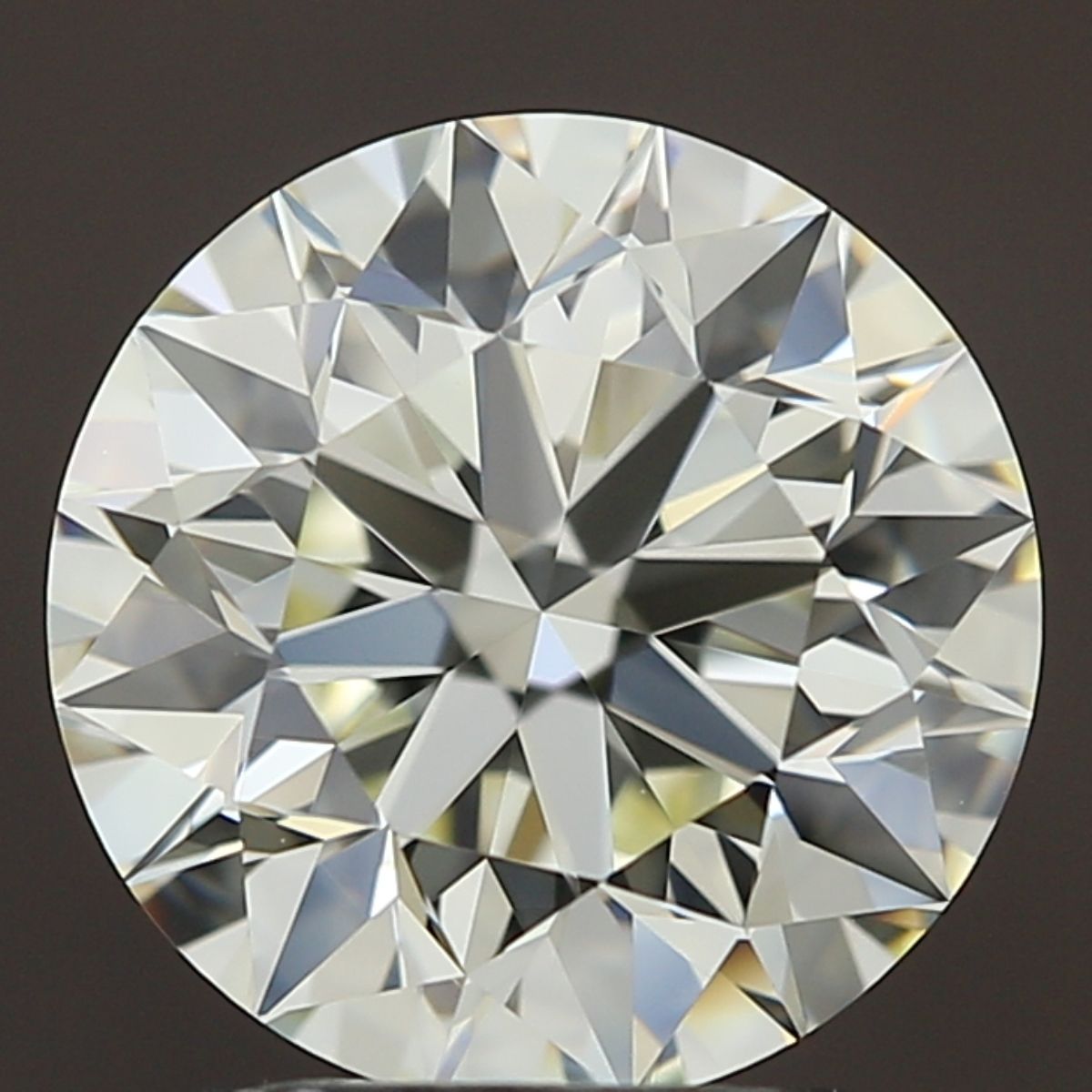 Diamond Natural 1,9Ct K-VVS1 Round - IGI467155372