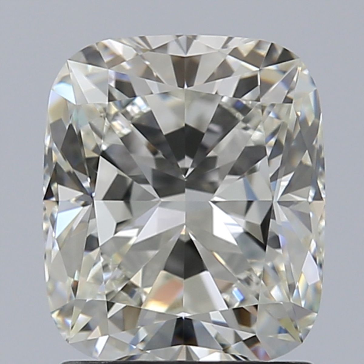 Diamond Natural 1,7Ct J-VVS2 Cushion - GIA2231014878